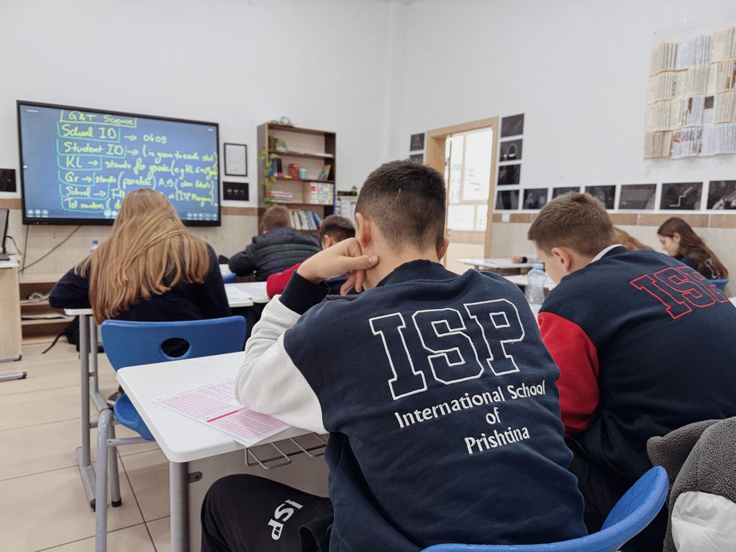 Теоретичне заняття в класі автошколи